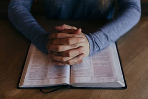 praying hands web 1000
