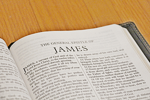 king james version ga4fb7f969 1920 500